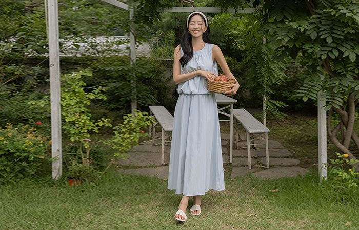 Pure Sleeveless shirts Blouse&Skirt (Set)