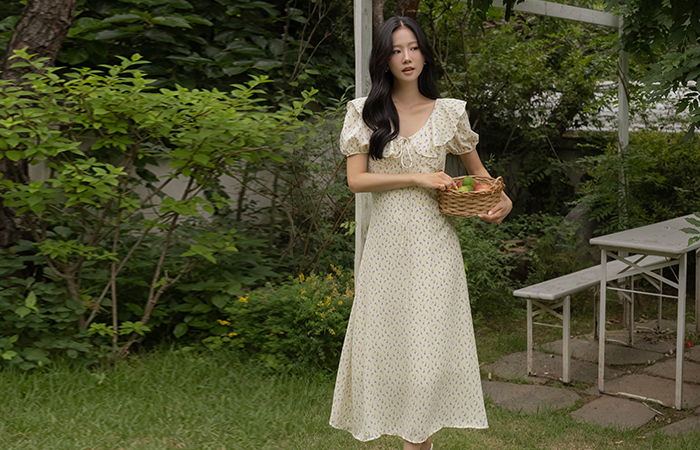 Floral Patterns Back Ribbon Dress