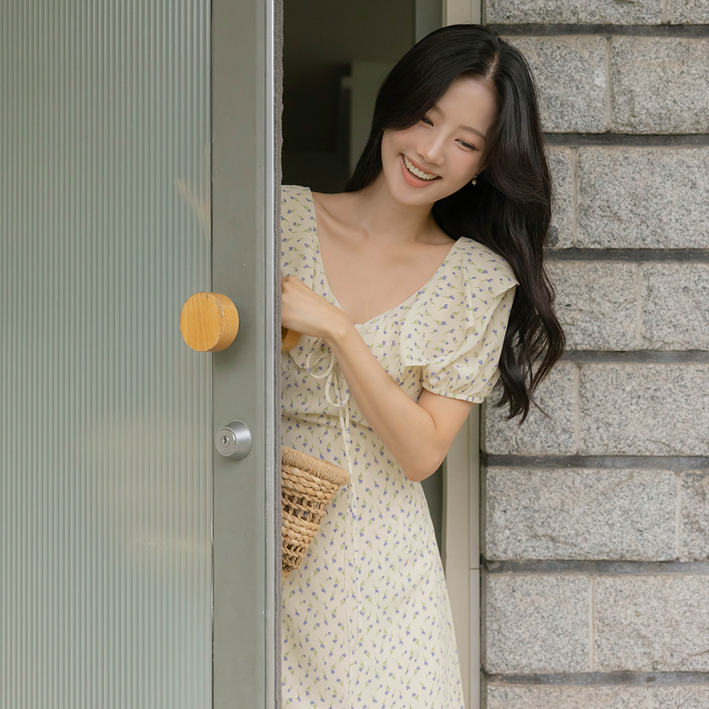 Floral Patterns Back Ribbon Dress