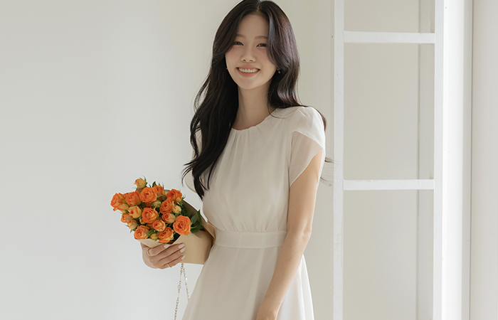 Tulip-Sleeves Soft Back Ribbon Dress