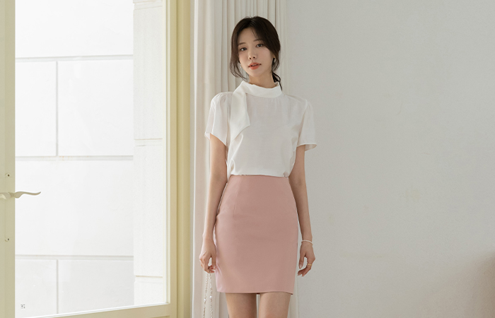 Soft Tie Neck Short-sleeve Blouse