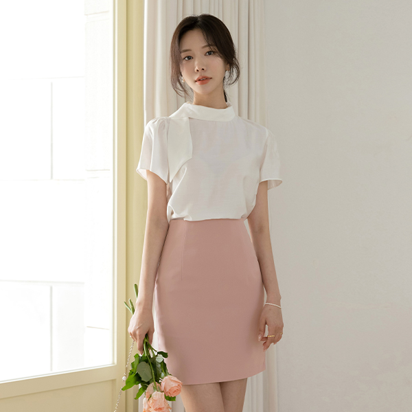 Soft Tie Neck Short-sleeve Blouse