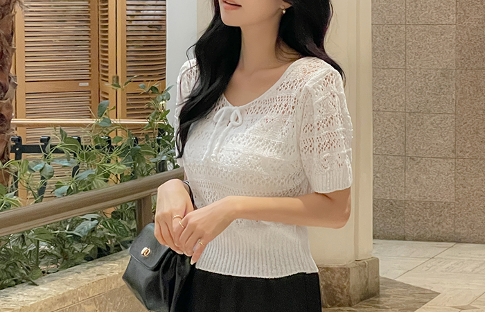 Two-way Ribbon Diamond Punching Short-sleeve Knit