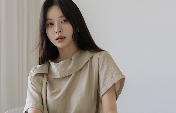 Tie Neck Short-sleeve Blouse