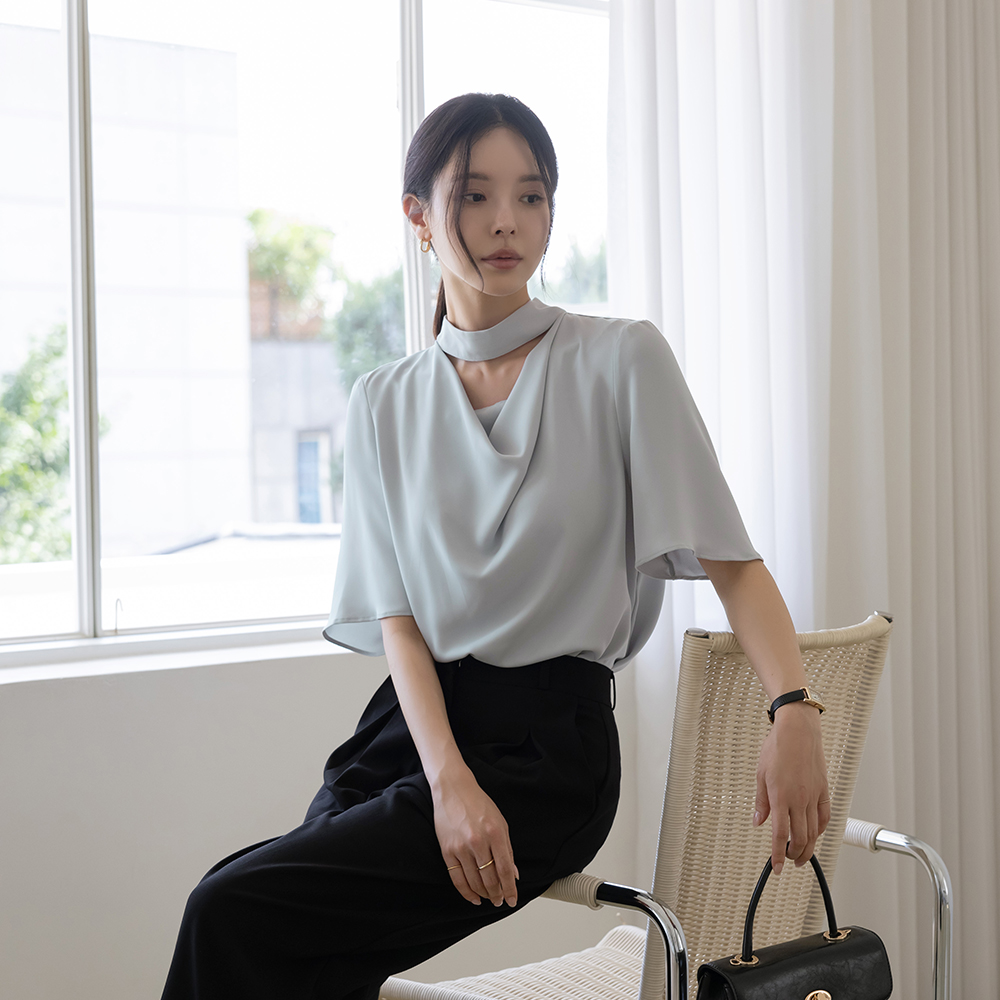 Graceful Draping Cutting-Neck Short-sleeve Blouse