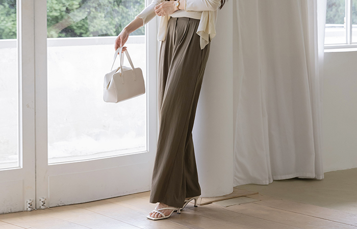 nylon pintuck wide fit Slacks