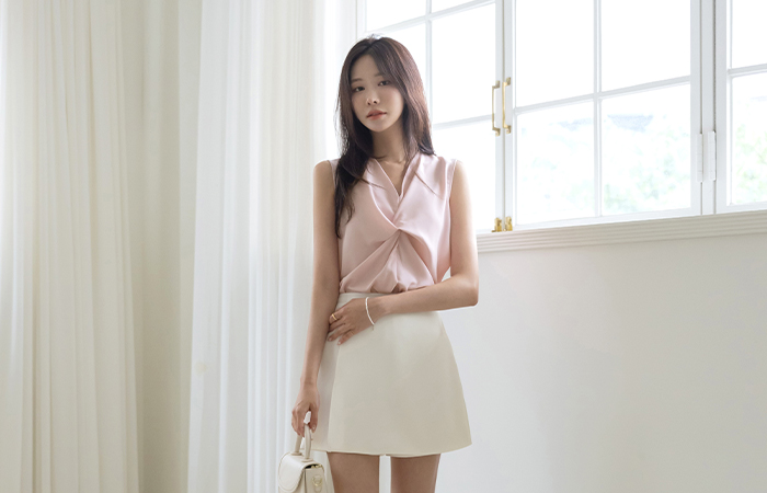 Twist Sleeveless shirts Blouse
