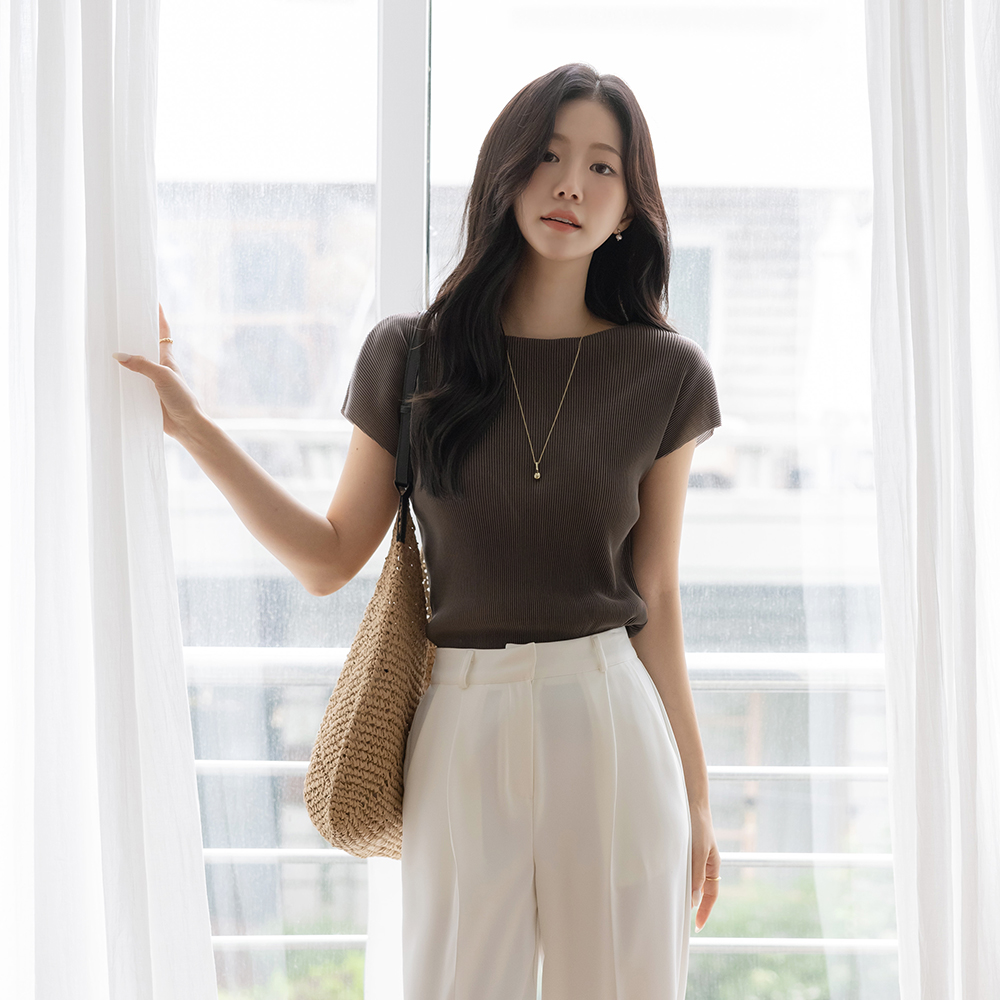 Soft Pleats Cap-Sleeves T-shirt