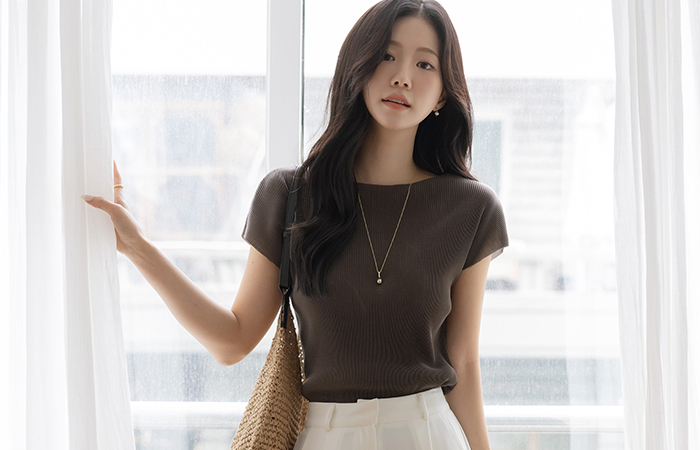 Soft Pleats Cap-Sleeves T-shirt