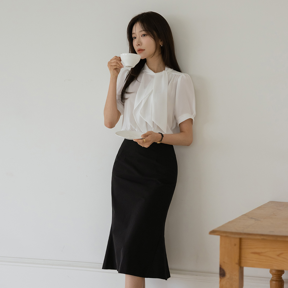 Two-piece Style Tie Neck 보정핏 Dress