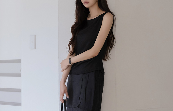 Muse Shirring Twist Sleeveless shirts T-shirt
