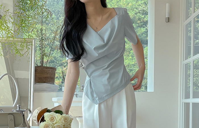 Cowl Neck Span Unbalance Blouse