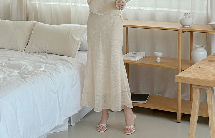 Romance Mermaid Back Banding Set-up Skirt