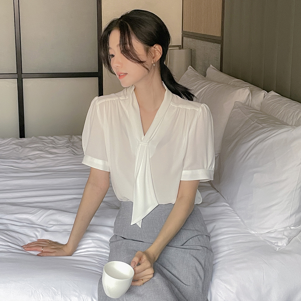 Soft Ring Tie Neck Midi Sleeves Blouse