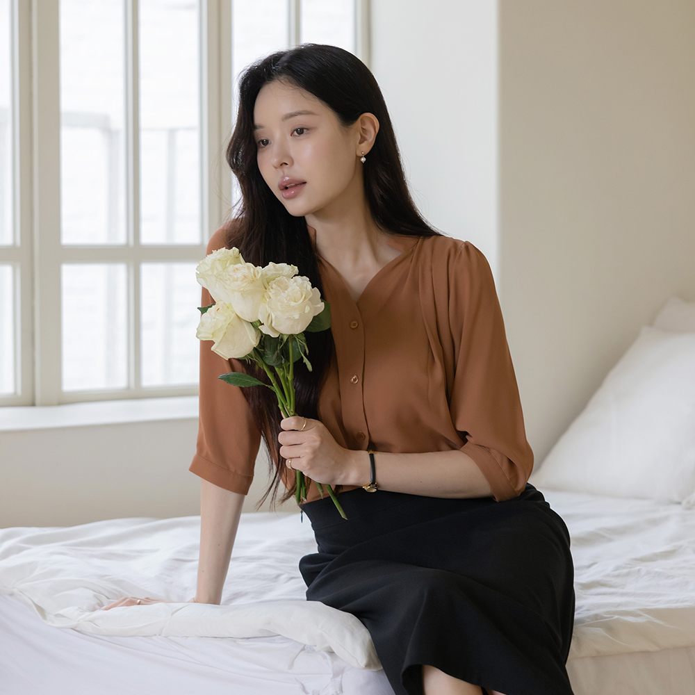 Heart-line Half-Open Chinese Pintuck Blouse