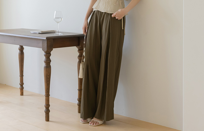 nylon Pintuck wide fit Slacks
