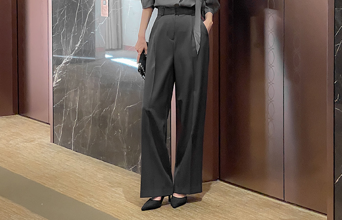 Easy Pintuck wide fit Slacks