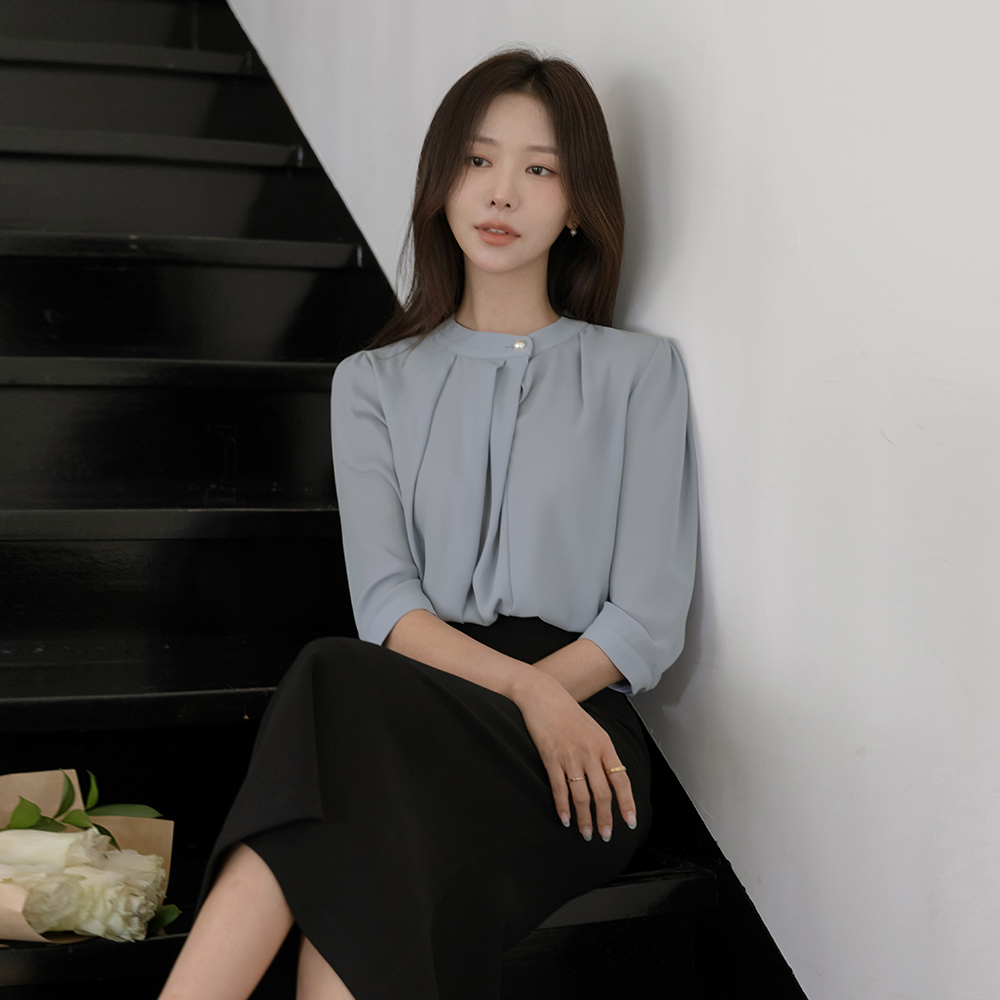 Feminine Side Pearl Buttons Blouse(Three-Quarter Sleeves) Ⅲ