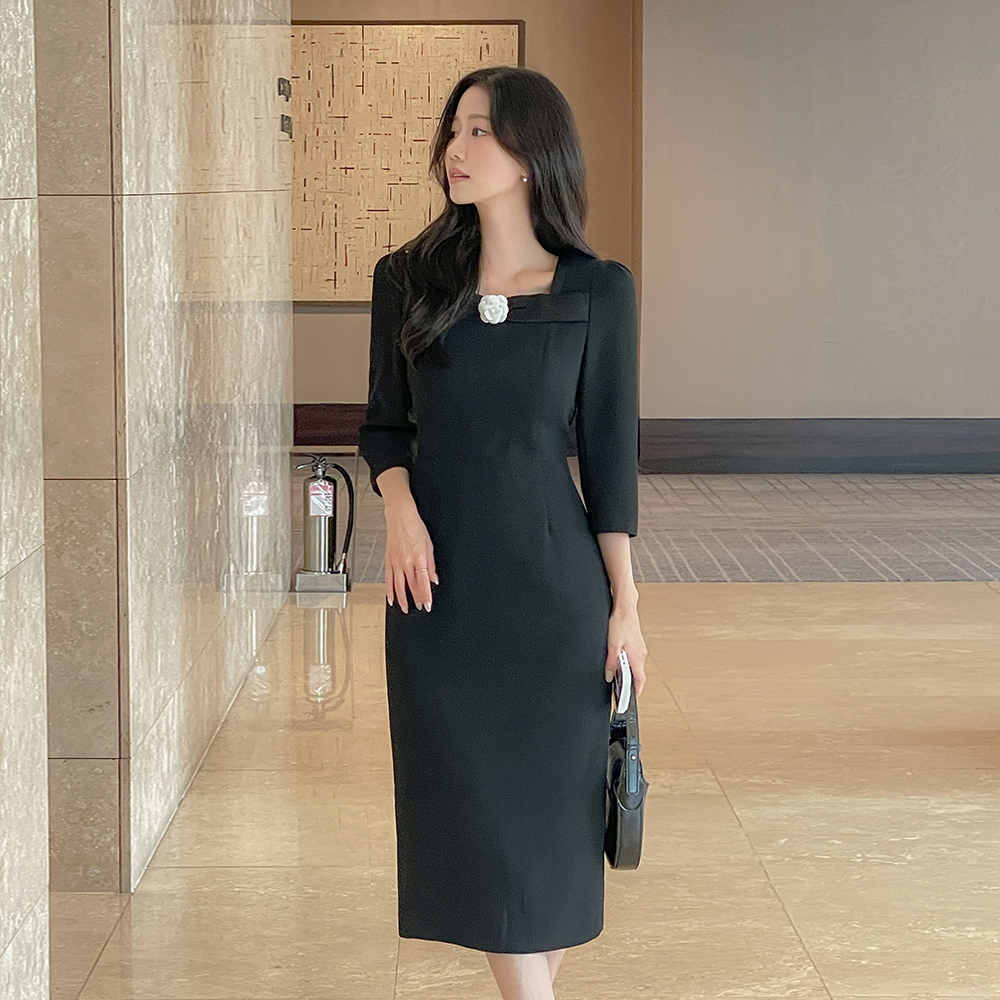 Audrey Brooch H-line Capri Dress