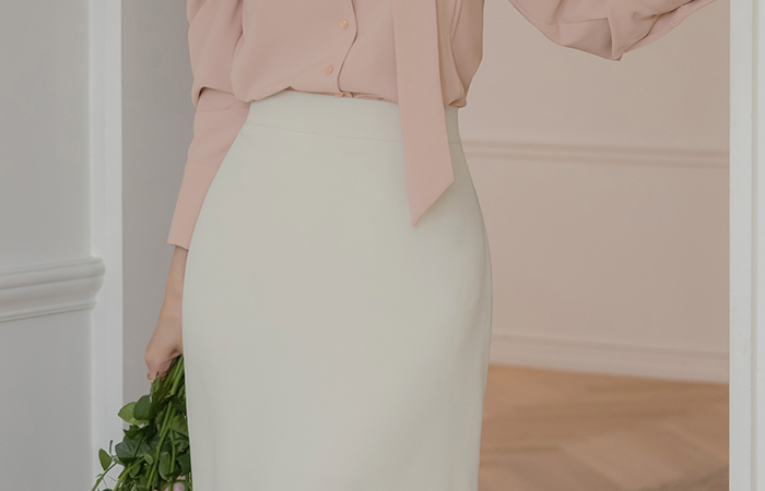 Soft Feminine Back Banding Skirt