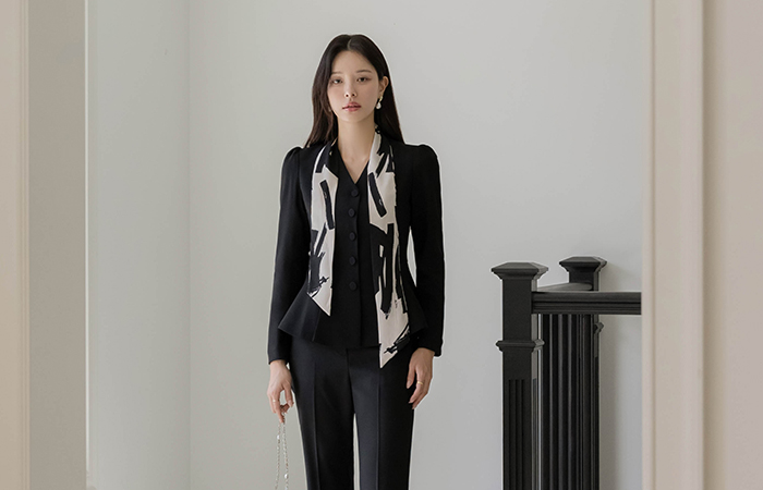 Feminine No-collar Peplum Jacket(+Scarf)