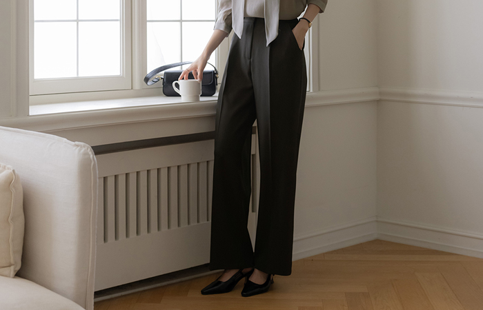 Easy Pintuck Back Banding 여유핏 Slacks