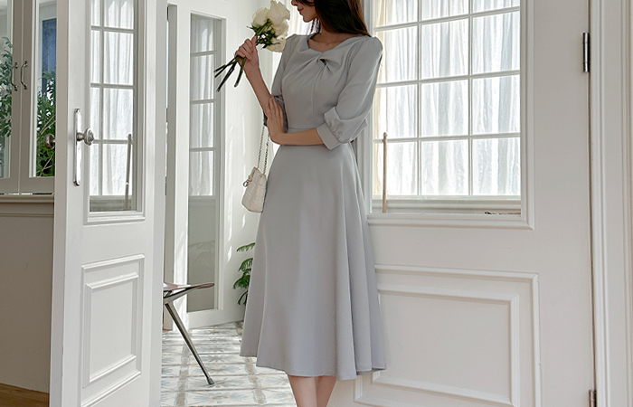 Twist-Neck Back Ribbon A-line Dress