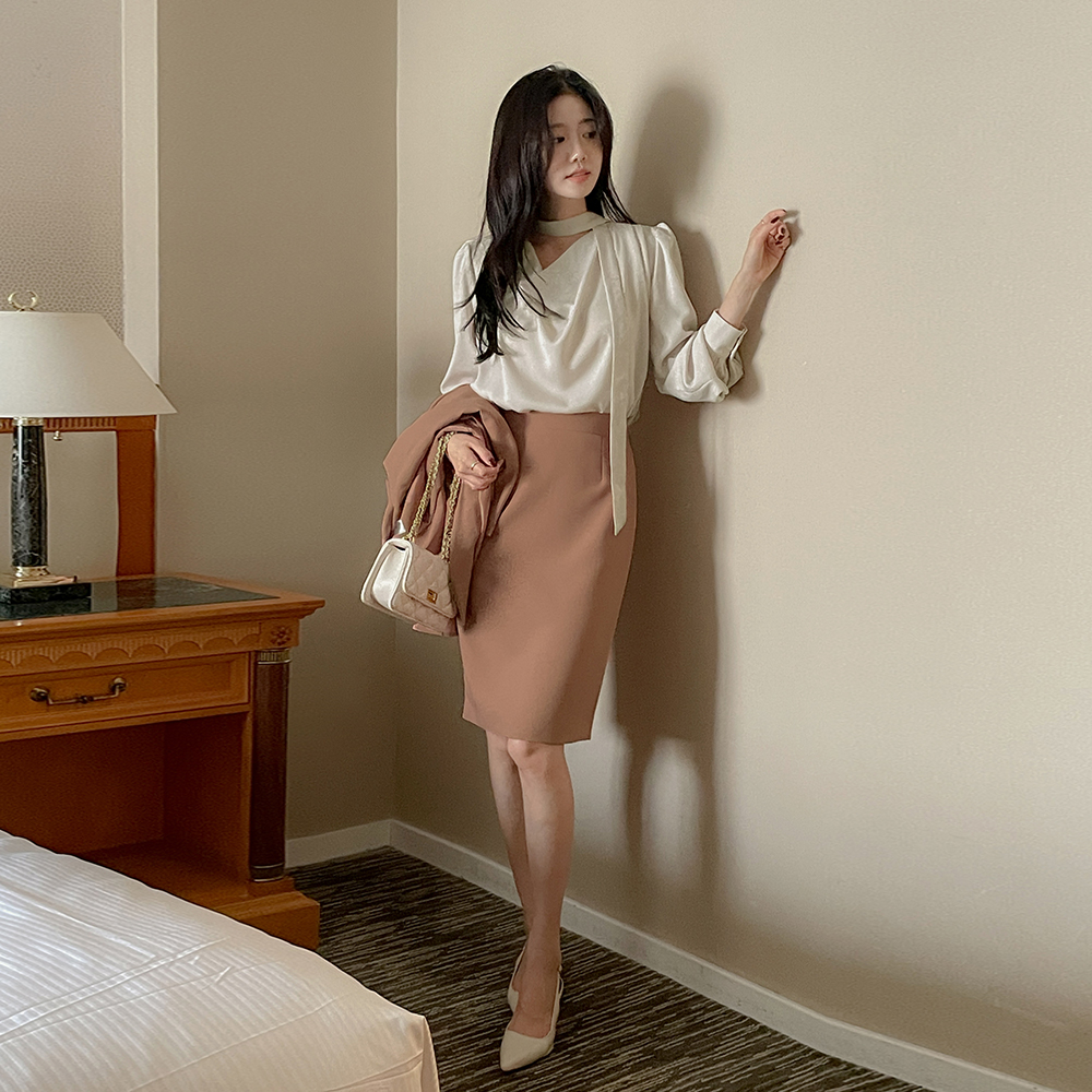Laura Feminine H-line Set-up Skirt