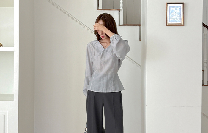 Cutting VNeck Back Ribbon Long-sleeve Blouse