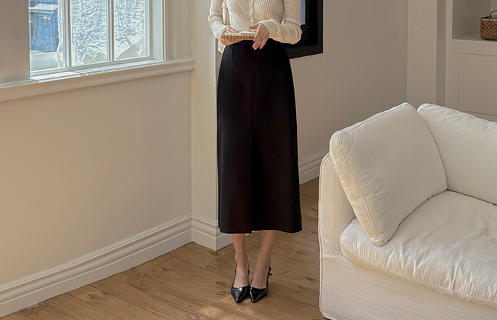 Pocket Point Slit H-line Skirt