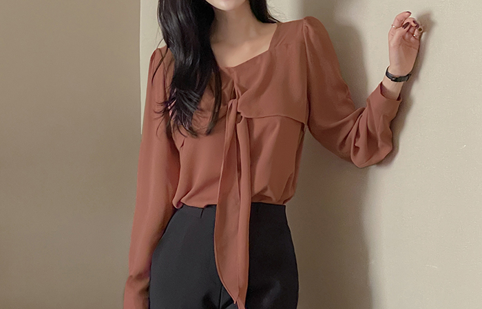 Romantic Knot Point Blouse