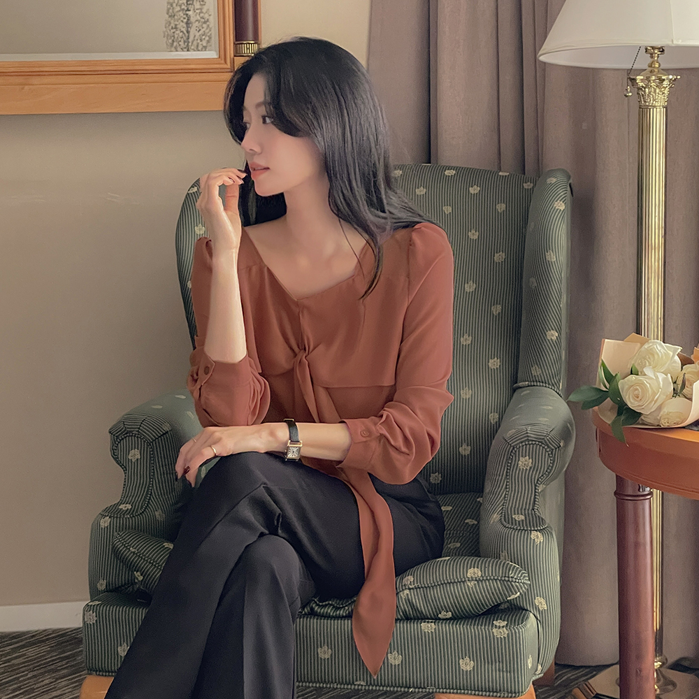 Romantic Knot Point Blouse
