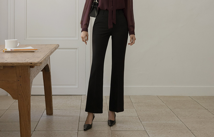 Tight Span Hidden Banding Semi- Boot-Cut Slacks(fall)