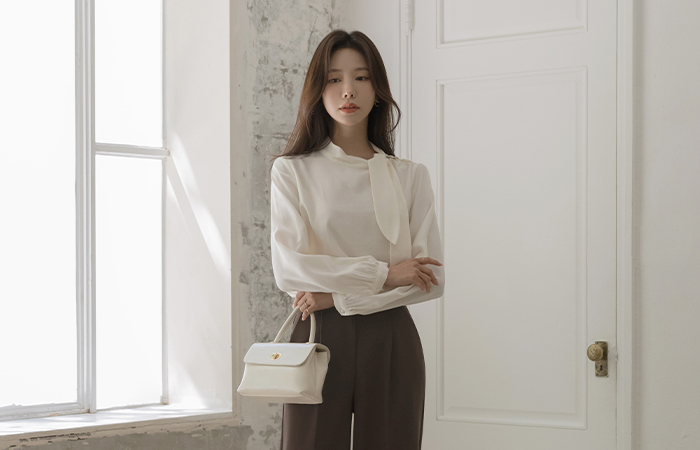 Scarf-Neck Shoulder Button Point Blouse