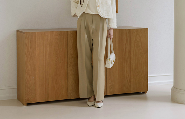 ODE pintuck wide fit Slacks