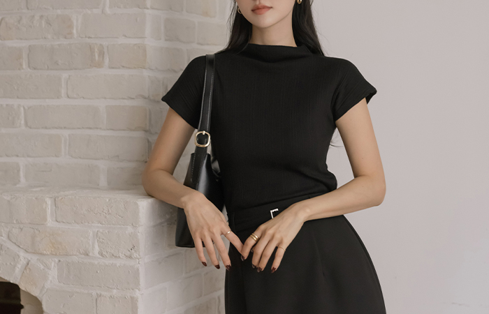 Peeling Half-Highneck Crop Cap-Sleeves T-shirt