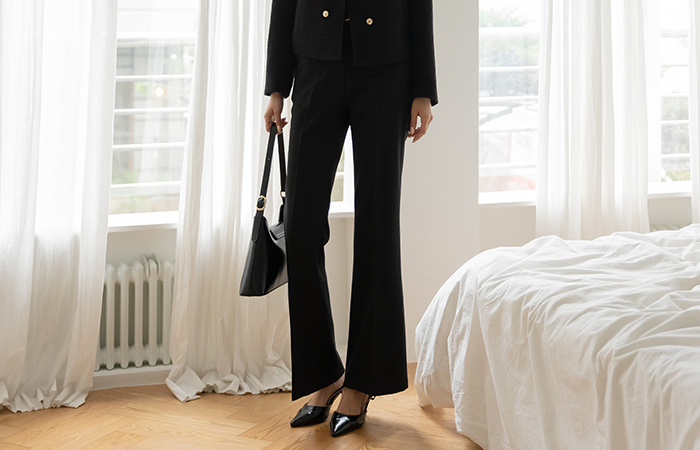 Gold Chain Buckle Point Boot-Cut Slacks