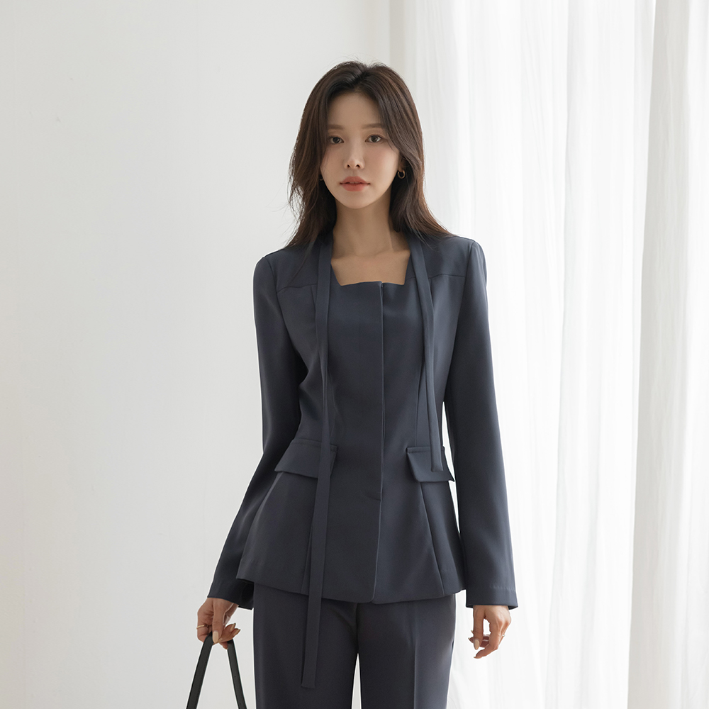 Laura Square Neck Set-up Jacket(+Scarf)