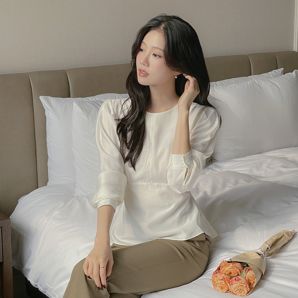 Peplum Back Ribbon Puff Wool Blouse