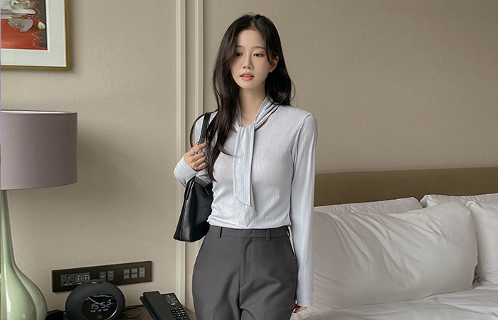 Tie Neck Mood Span T-shirt