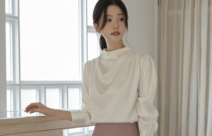 Half-Highneck Draping Satin Blouse