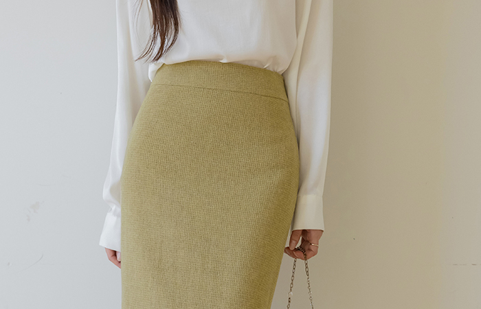 a small check Wool H-line Tweed Set-up Skirt