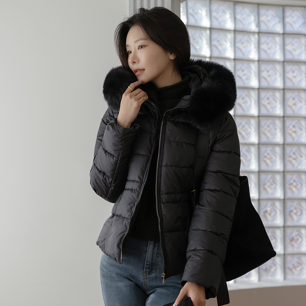 Air Hood Fur Wellon Short-Padded Jacket