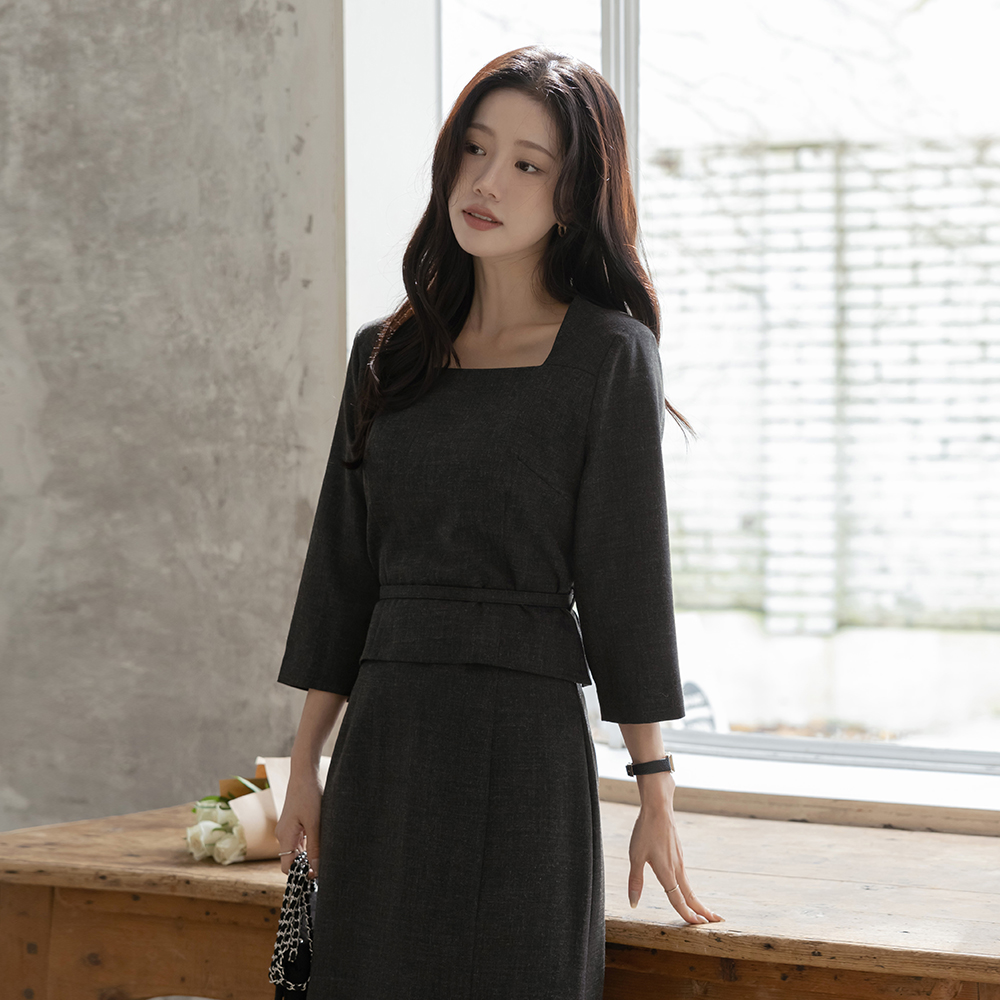 Mari Square Neck Capri Set-up Blouse(+Belt)