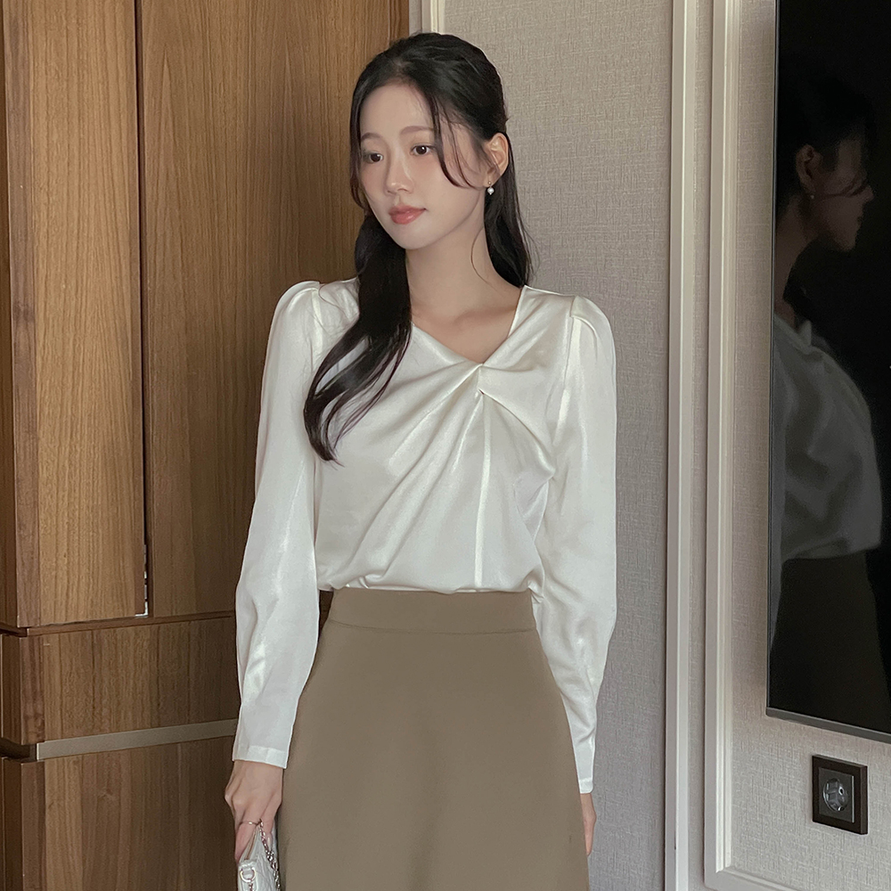 Romantic Twist-Neck Long-sleeve Blouse