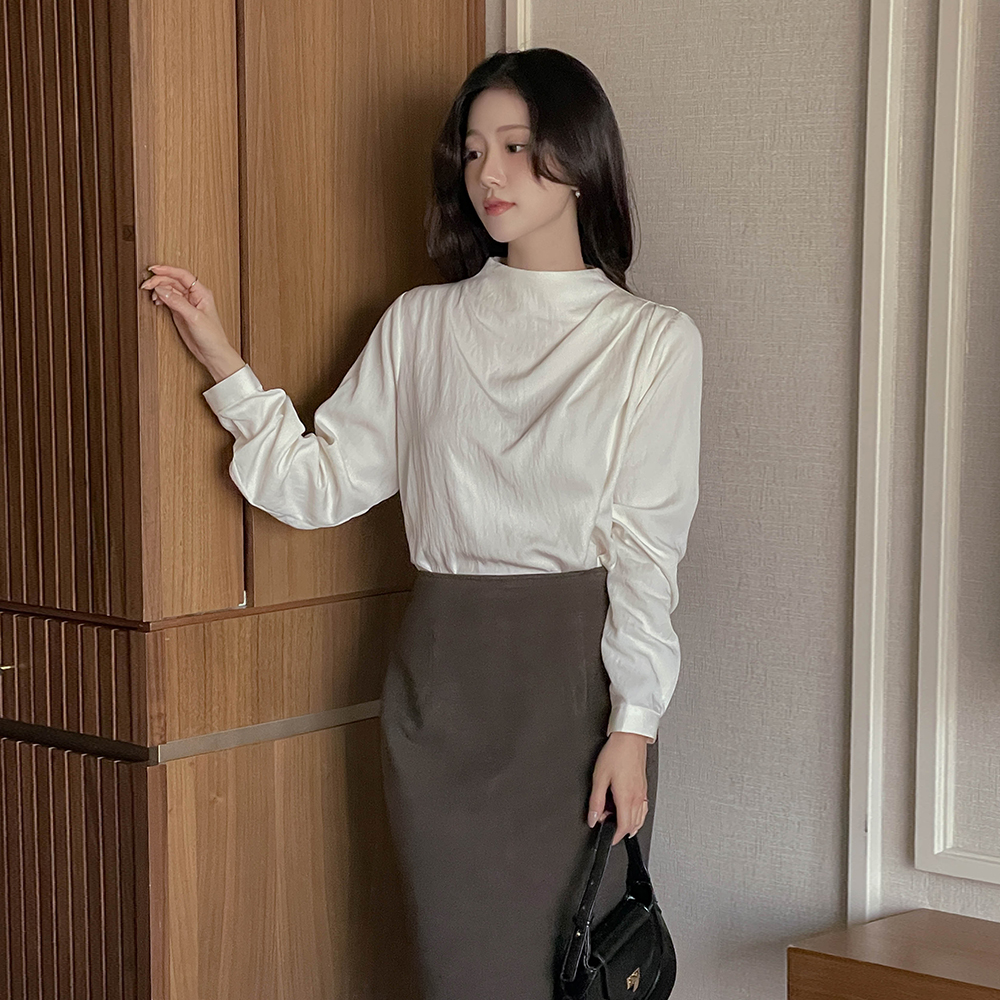 Half-Neck Draping Blouse