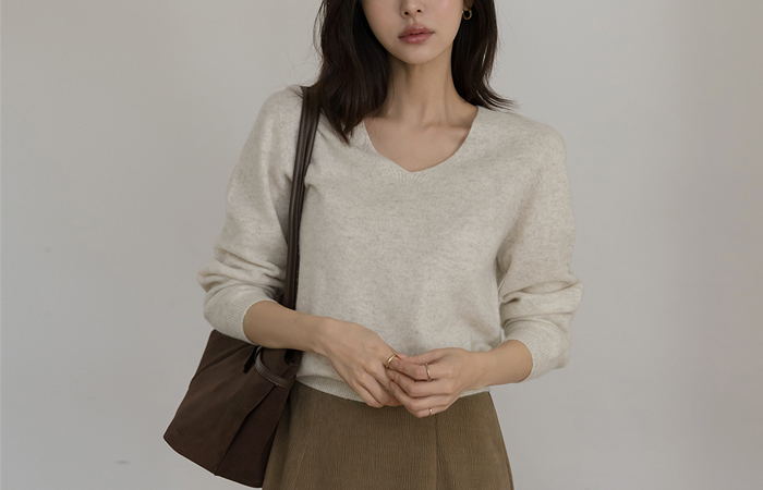 Wool100% V-neck Whole Garment Knit