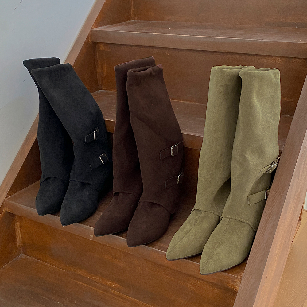 Suede Buckle Point Middle Boots