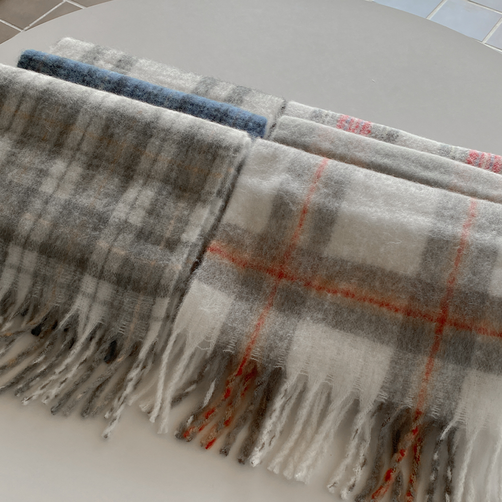 Daily Check Tassel Muffler