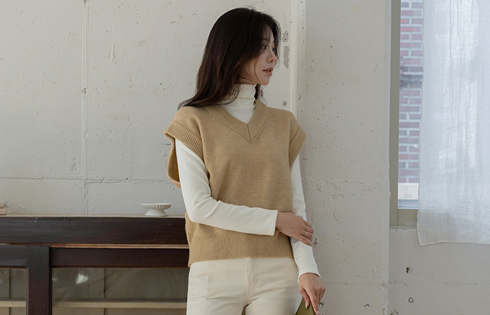 V-neck Superfine Merino Wool Knit Vest